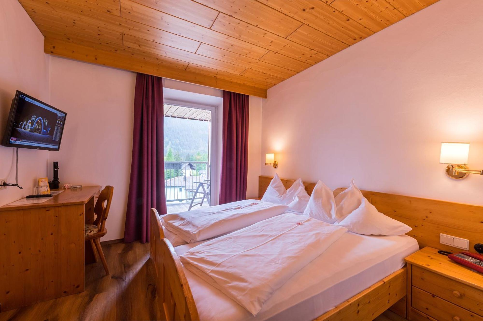 Hotel Dolomiten Ντομπιάκο Εξωτερικό φωτογραφία